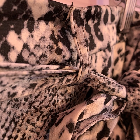 Snake print SKORT - Medium - Picture 6 of 6